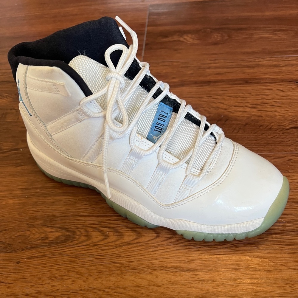 Nike Air Jordan 11 Legend Blue 2014 Size 6Y White Ice Blue